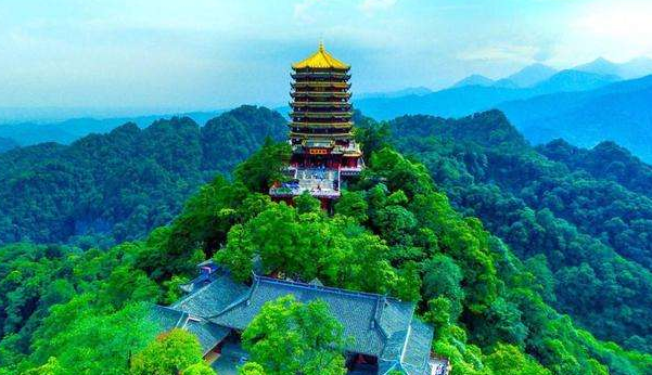 青城山